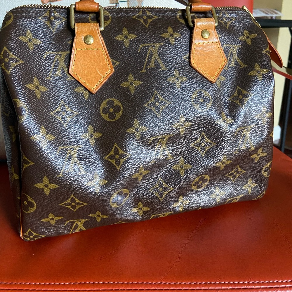 Like new original owner Speedy 25 LV. Serious inquiries only please.